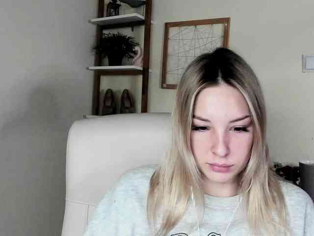 AngelaLux webcam