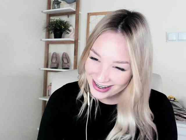 AngelaLux webcam