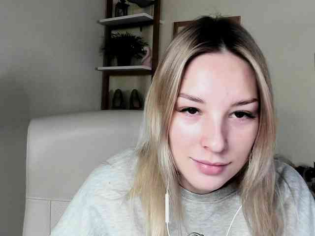AngelaLux webcam