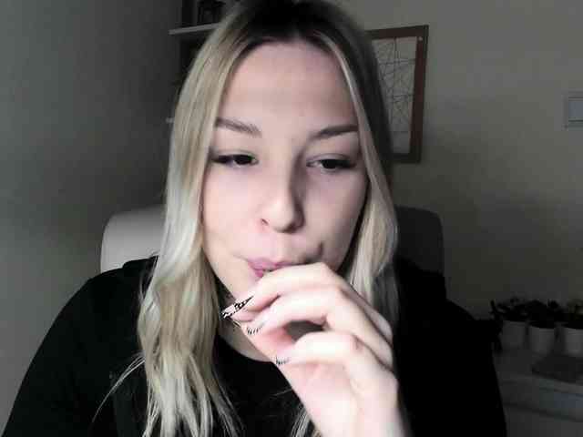 AngelaLux webcam