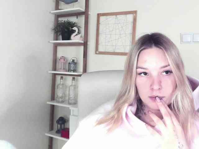 AngelaLux webcam