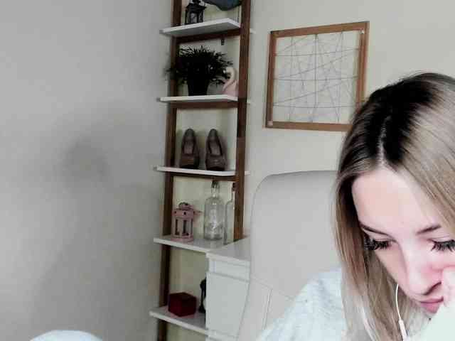 AngelaLux webcam