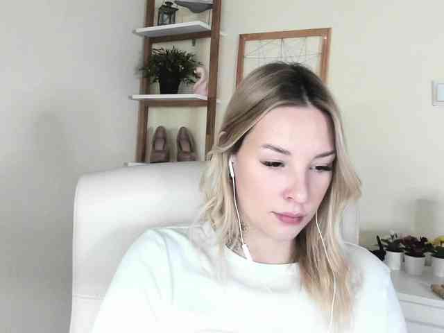 AngelaLux webcam