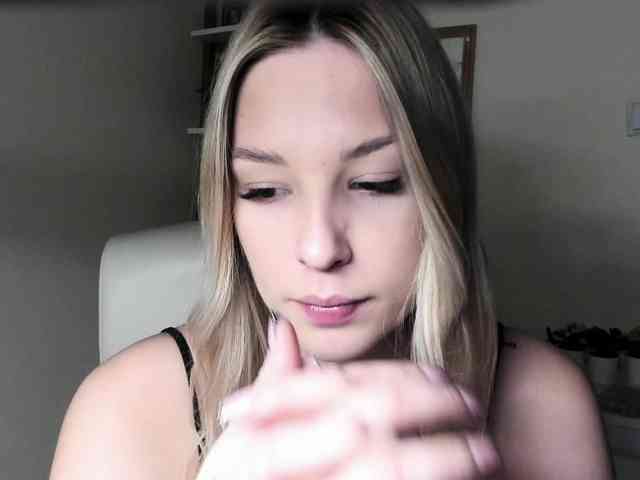 AngelaLux webcam
