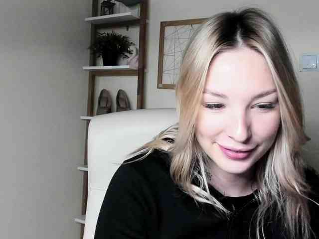 AngelaLux webcam