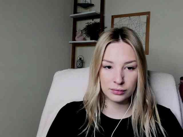 AngelaLux webcam