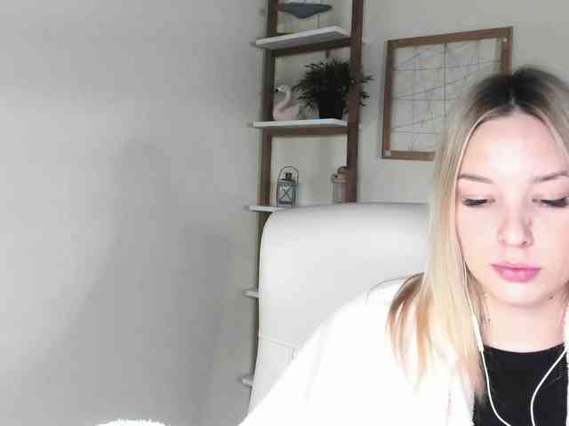 AngelaLux webcam