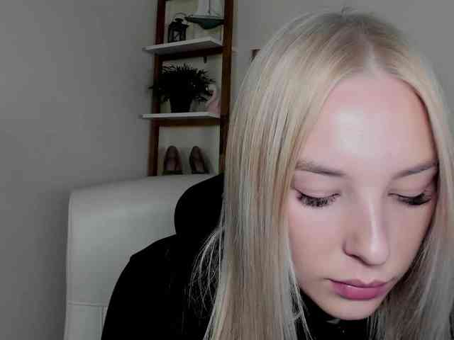 AngelaLux webcam