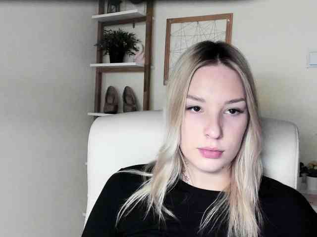 AngelaLux webcam