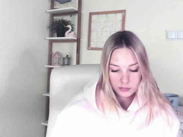 AngelaLux webcam