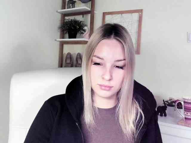 AngelaLux webcam