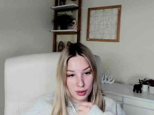 AngelaLux webcam