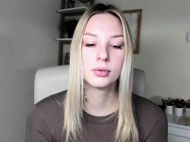 AngelaLux webcam