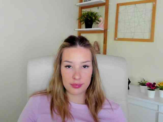 AngelaLux webcam