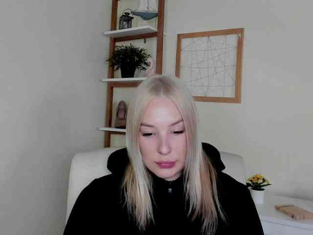 AngelaLux webcam