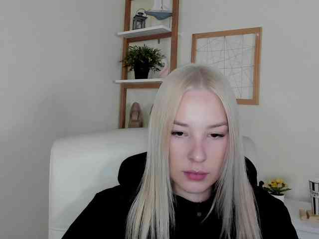 AngelaLux webcam