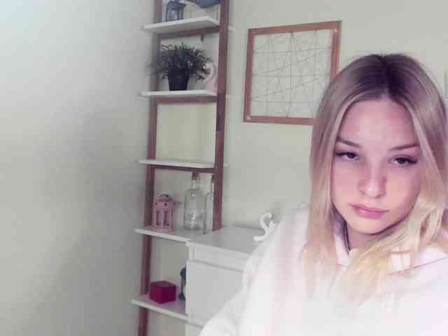 AngelaLux webcam