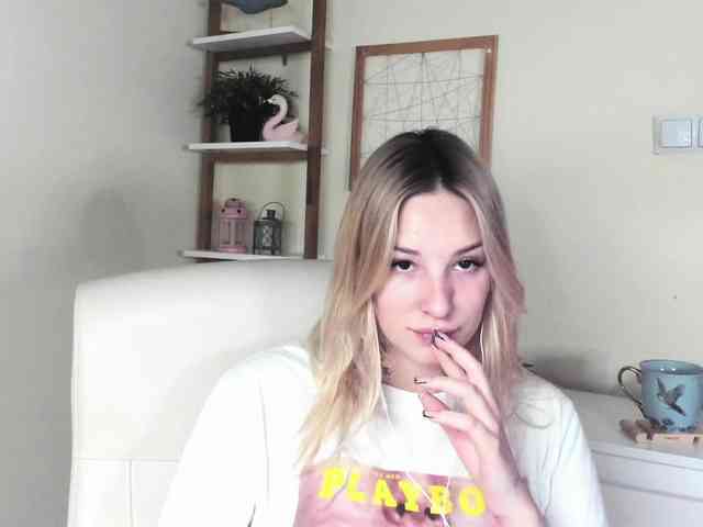 AngelaLux webcam