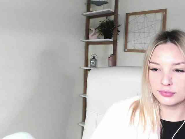 AngelaLux webcam