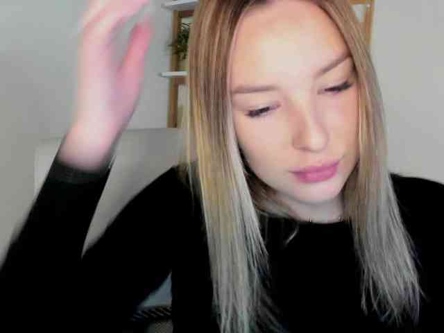 AngelaLux webcam