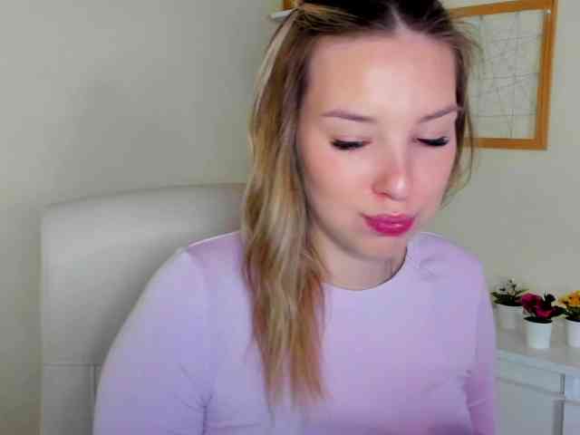 AngelaLux webcam