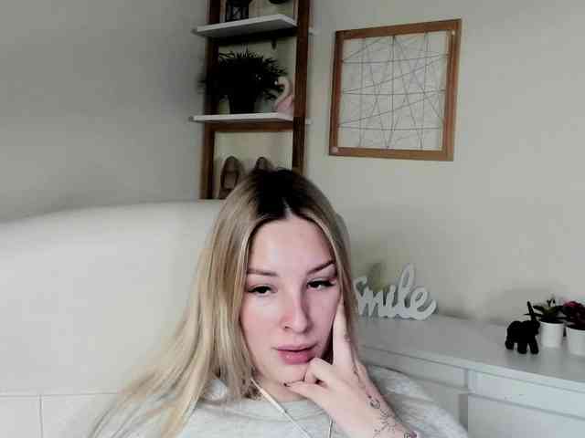 AngelaLux webcam