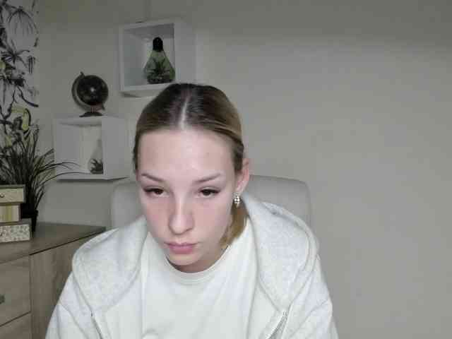 AngelaLux webcam