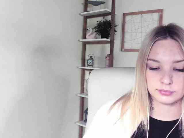 AngelaLux webcam