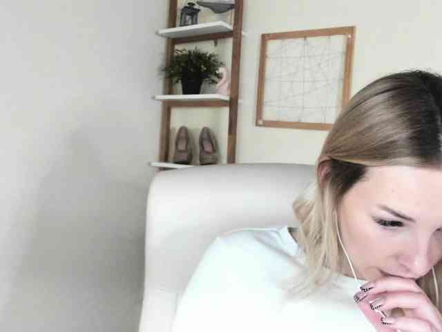AngelaLux webcam