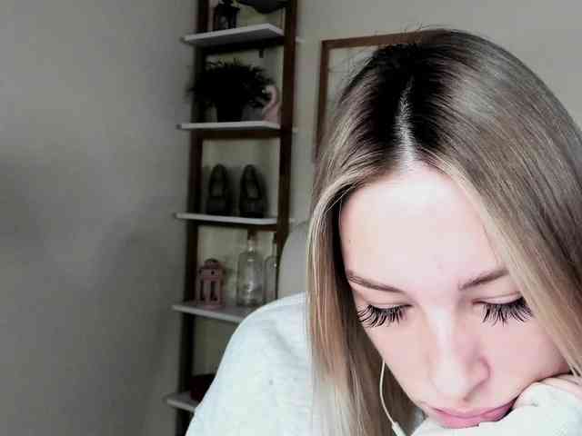 AngelaLux webcam