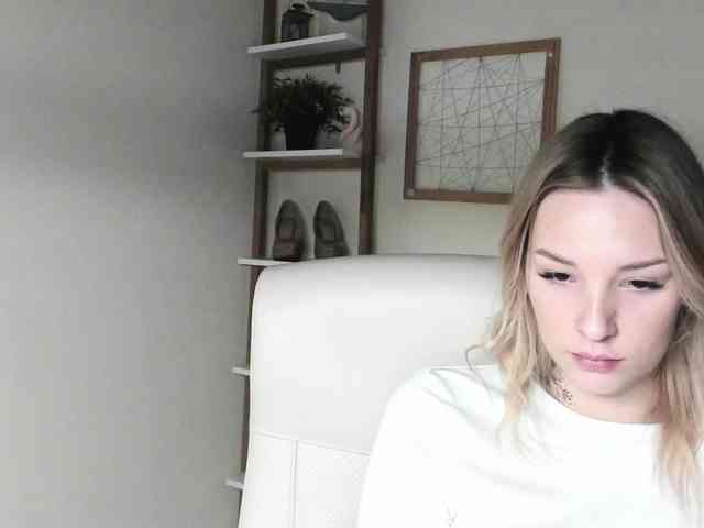 AngelaLux webcam