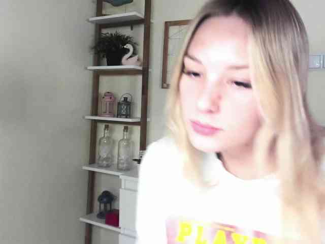 AngelaLux webcam