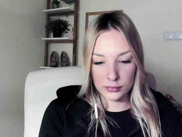 AngelaLux webcam