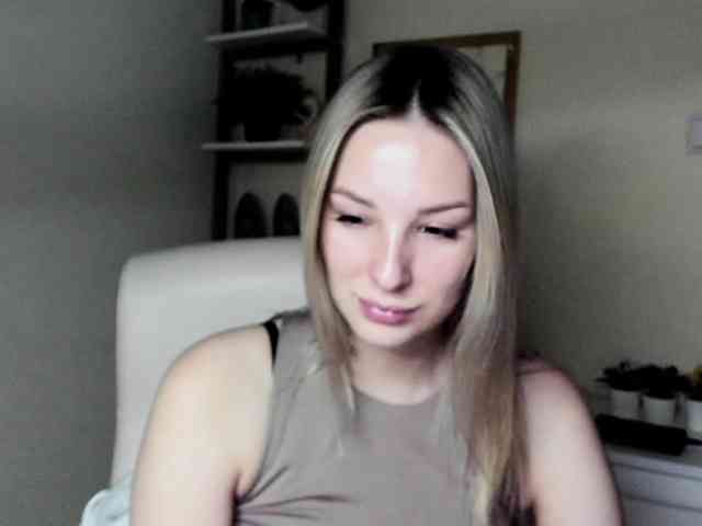 AngelaLux webcam