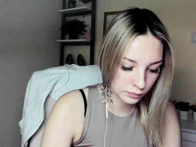 AngelaLux webcam