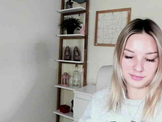 AngelaLux webcam