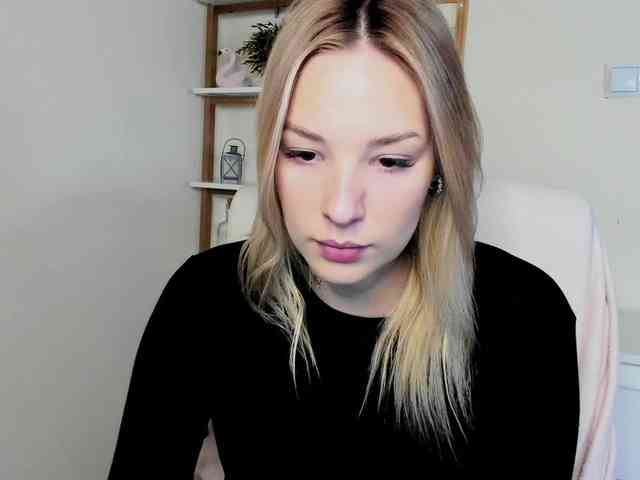 AngelaLux webcam