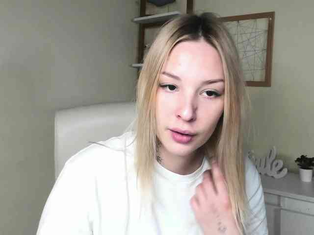 AngelaLux webcam