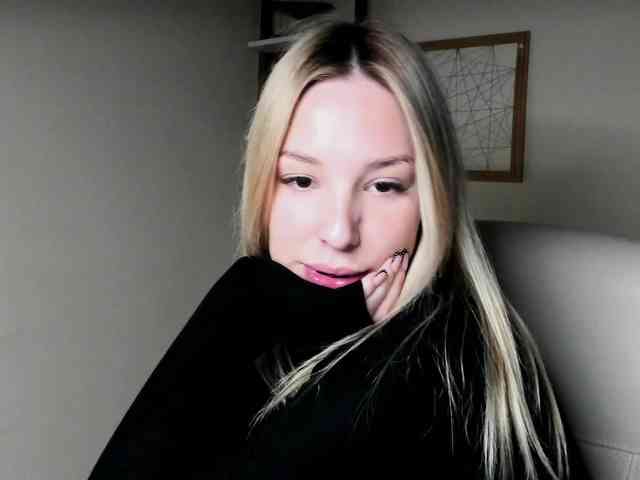AngelaLux webcam