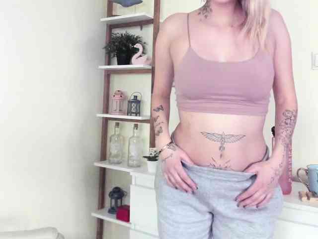 AngelaLux webcam