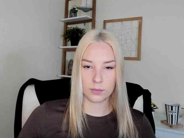 AngelaLux webcam