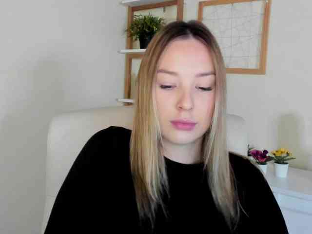 AngelaLux webcam