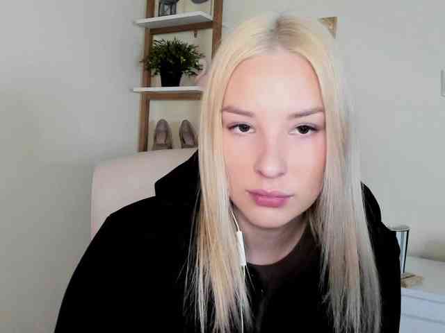 AngelaLux webcam