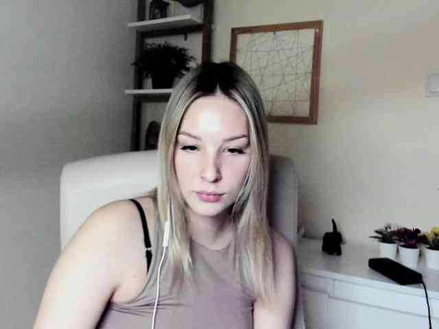 AngelaLux webcam