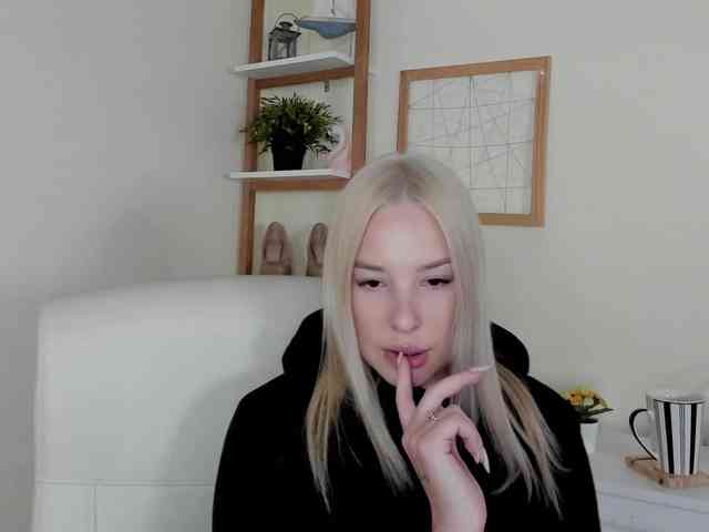 AngelaLux webcam