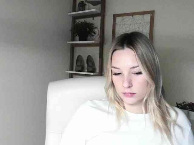 AngelaLux webcam