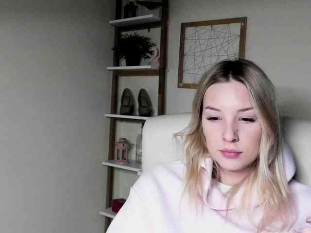 AngelaLux webcam