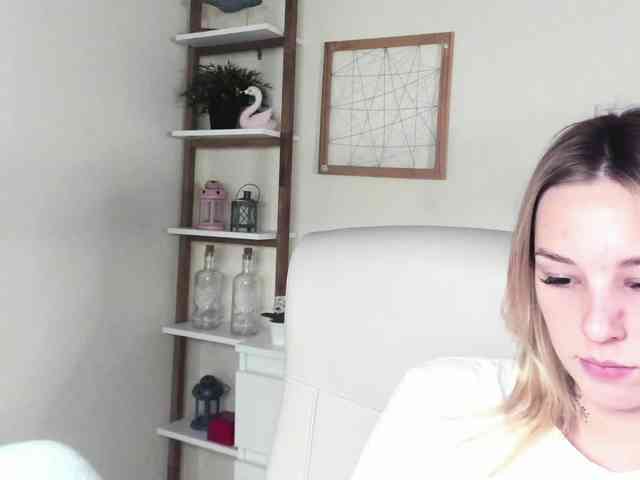 AngelaLux webcam