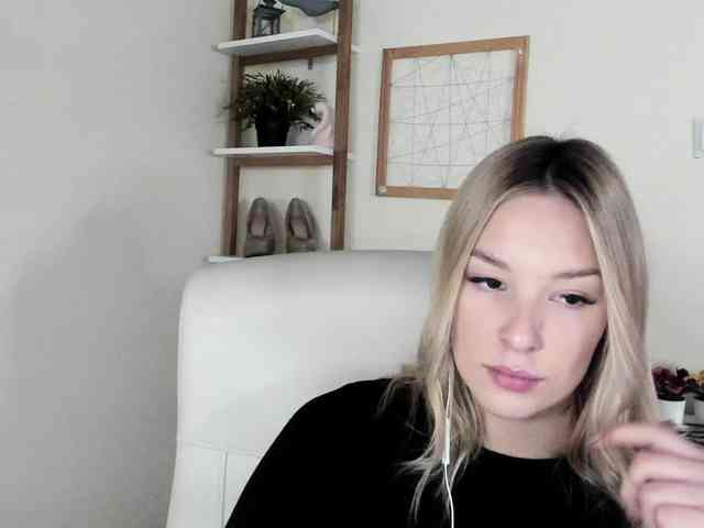 AngelaLux webcam