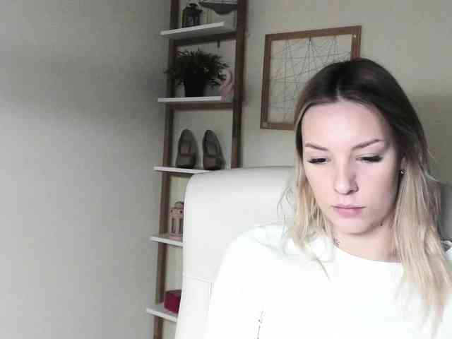AngelaLux webcam